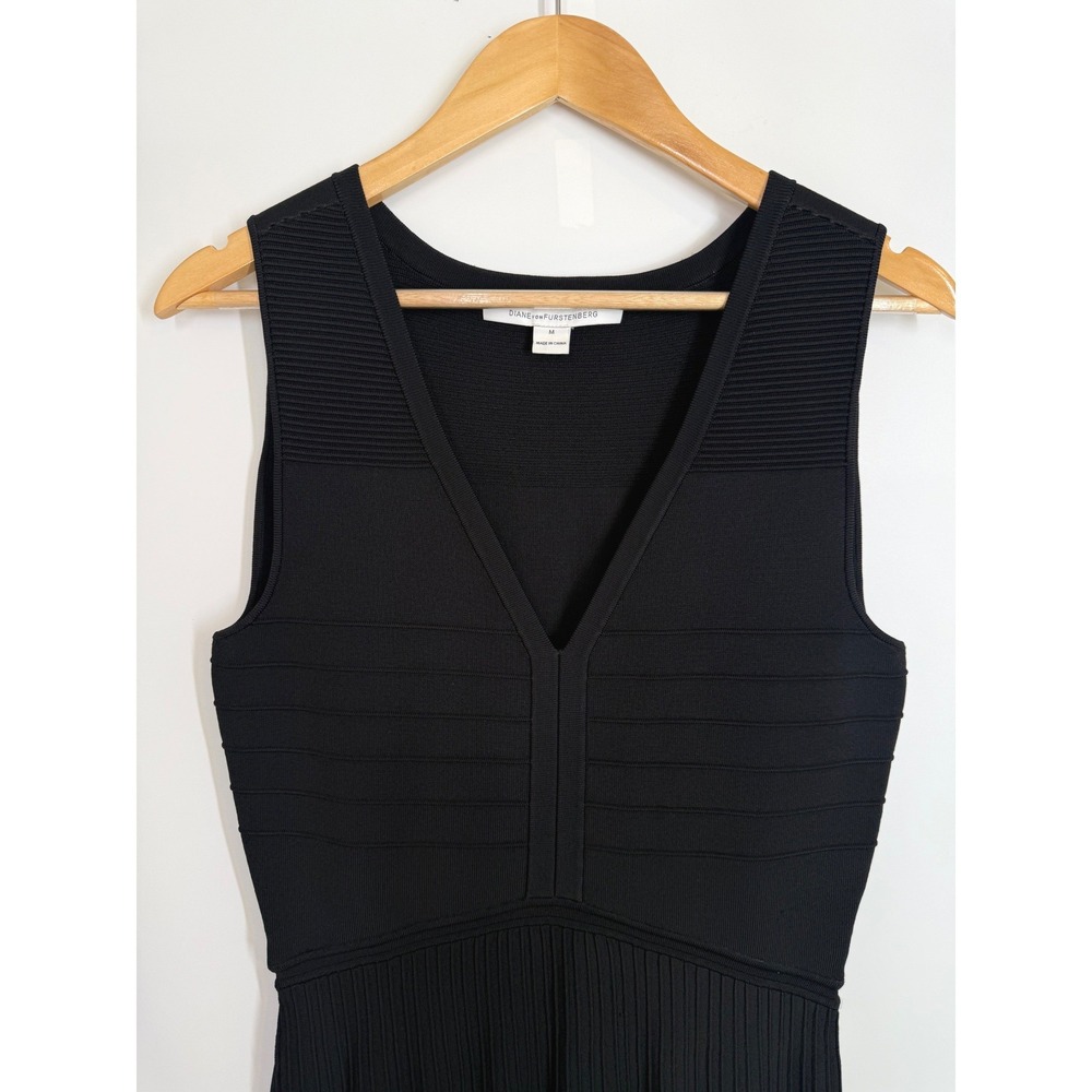 Diane von Furstenberg Pleated Bandage Fit & Flar Little Black Dress M DVF LBD - Picture 4 of 12